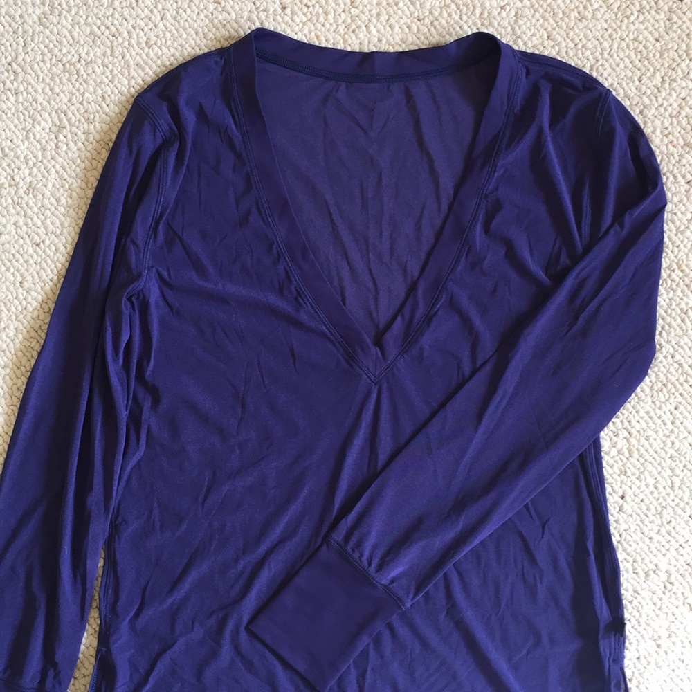 NWOT Lululemon V neck Long Sleeve yoga shirt